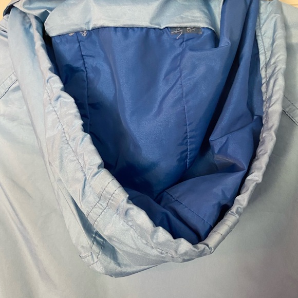 Orvis,Size M, Light Blue, windbreaker with lining, lots of Velcro enclosures - Picture 10 of 16